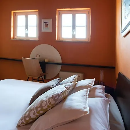 Klinec Plesivo Art דוברובו