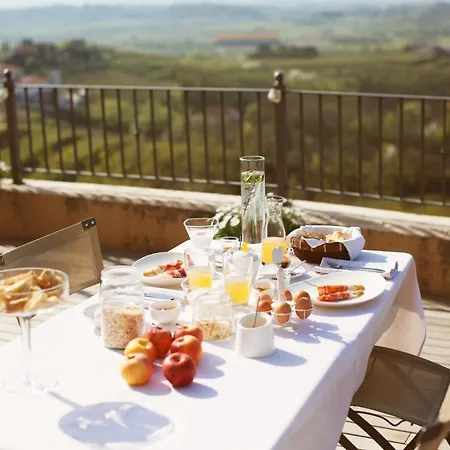 לינה וארוחת בוקר Klinec Plesivo Art 3*